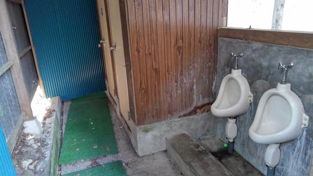 橋立川キャンプ場トイレ