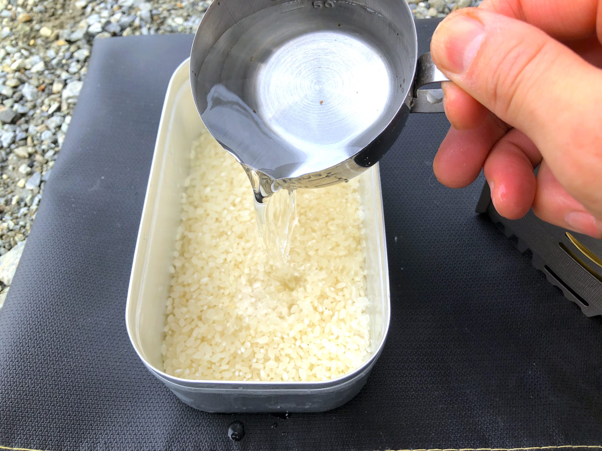 お米を浸す